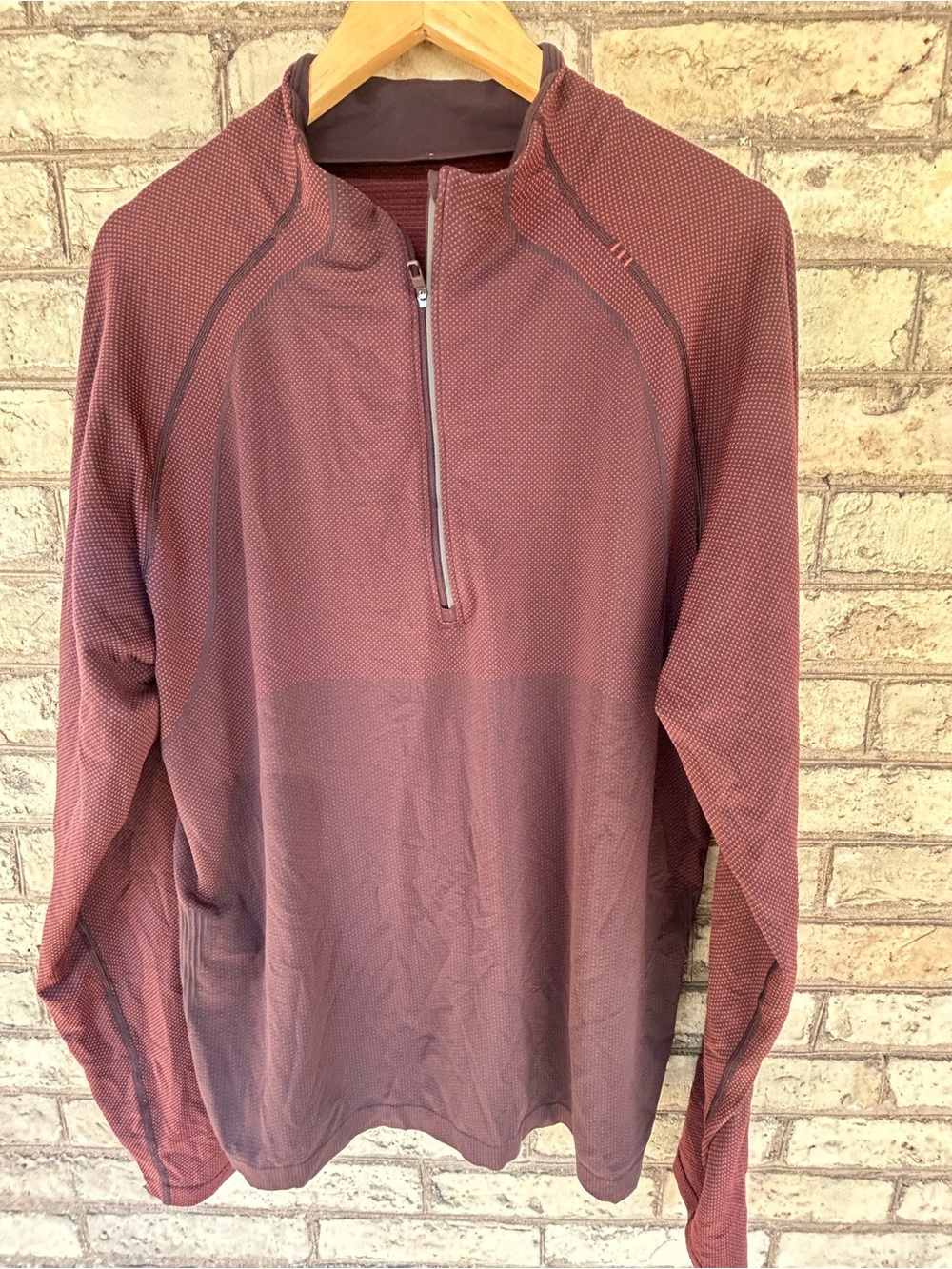 Lululemon Men's Metal Vent Tech Half-Zip 2.0 in the Magma/Sequoia colorway